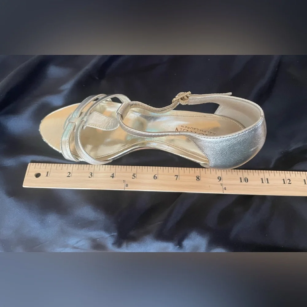 LAUREN RALPH LAUREN STRAPPY WEDGE METALLIC SANDALS SIZE 8.5 ANKLE BUCKLE CLOSURE